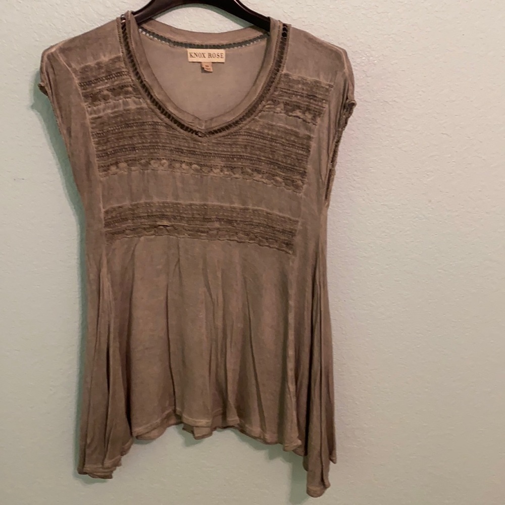Knox rose grey lace top